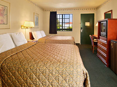 Days Inn By Wyndham Orange Anaheim Rum bild