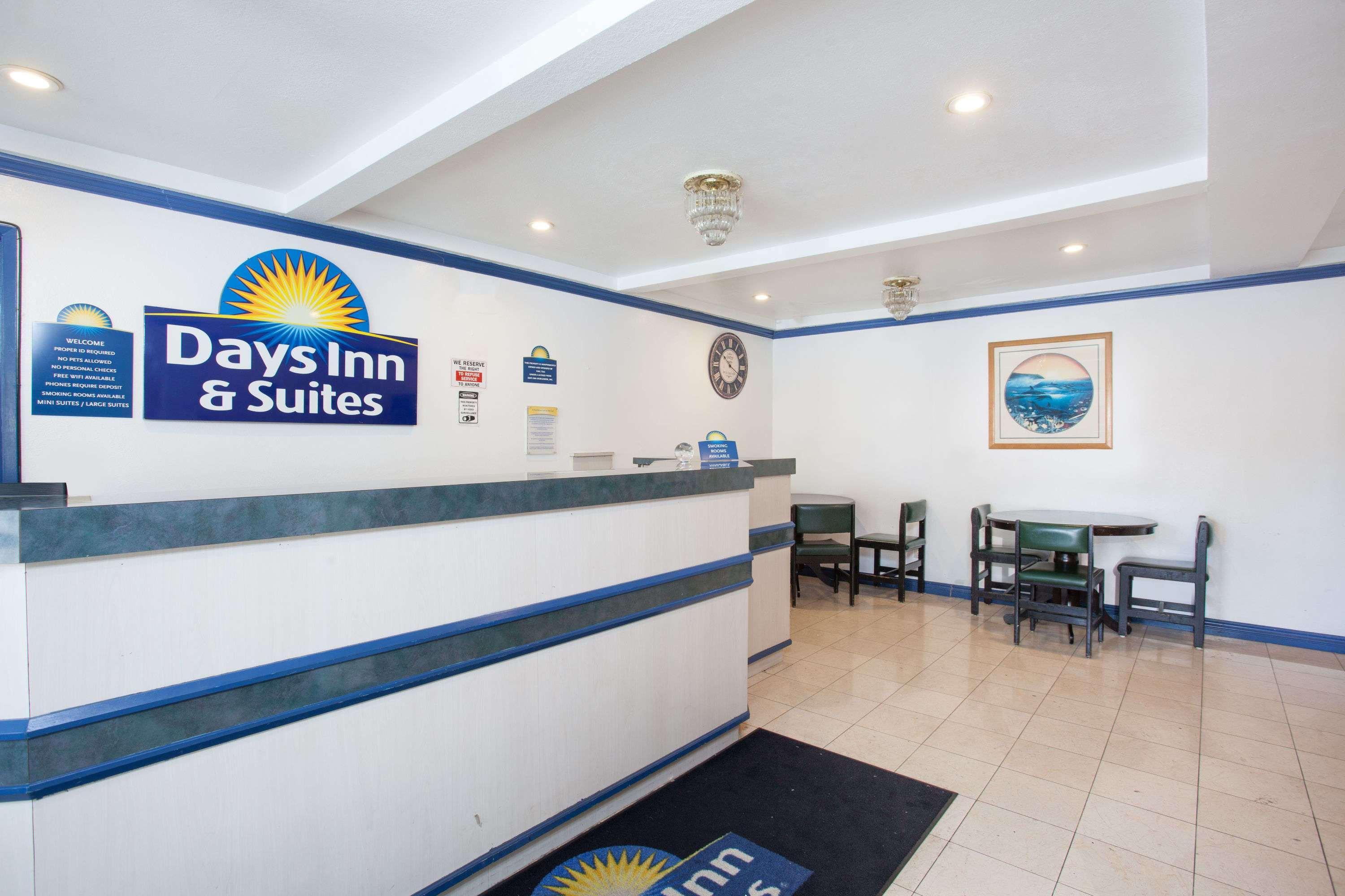 Days Inn By Wyndham Orange Anaheim Exteriör bild